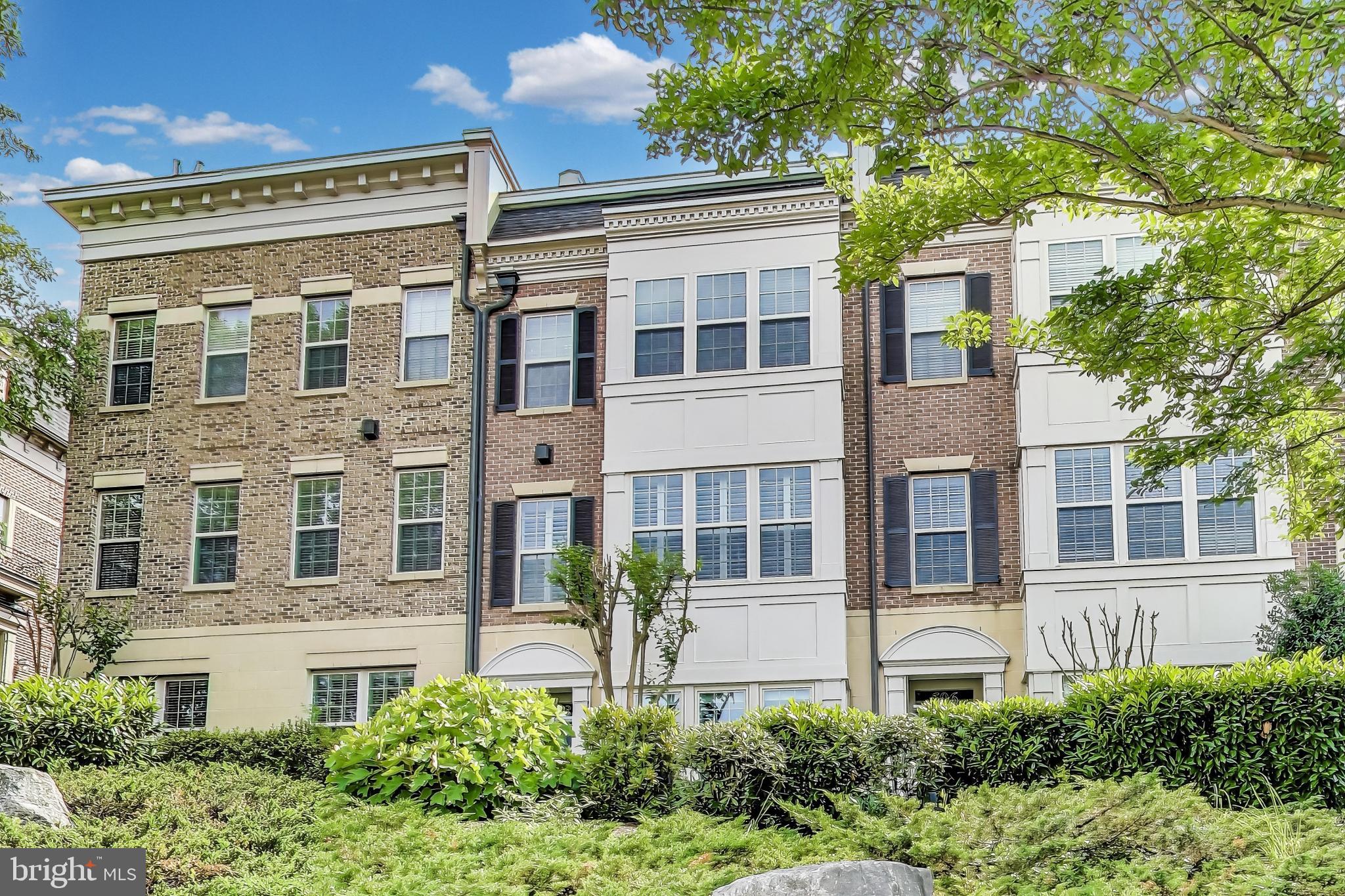 NATIONAL HARBOR - Residential Lease