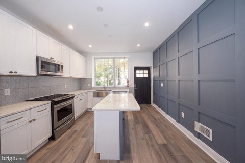Townhouse For Sale - 1622 N Bouvier Street<br/> PHILADELPHIA, PA 19121