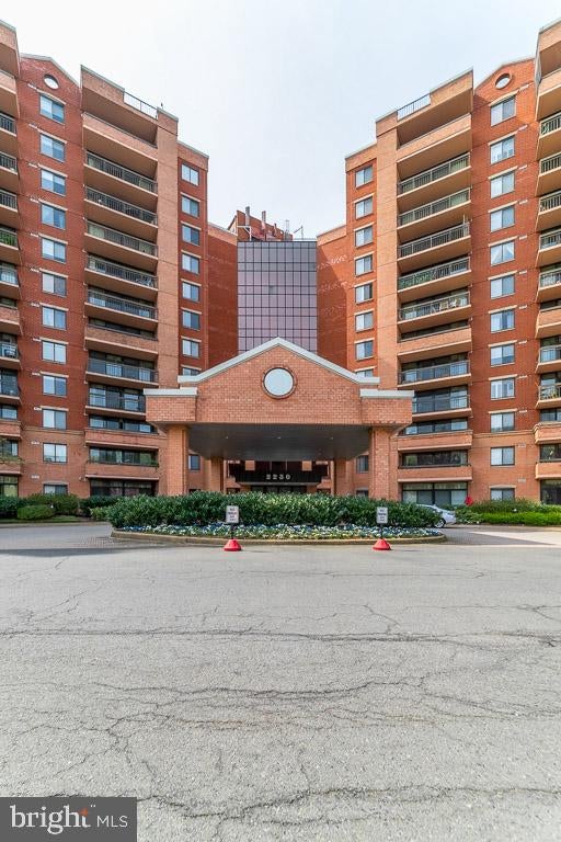 2230 GEORGE C MARSHALL DRIVE 822