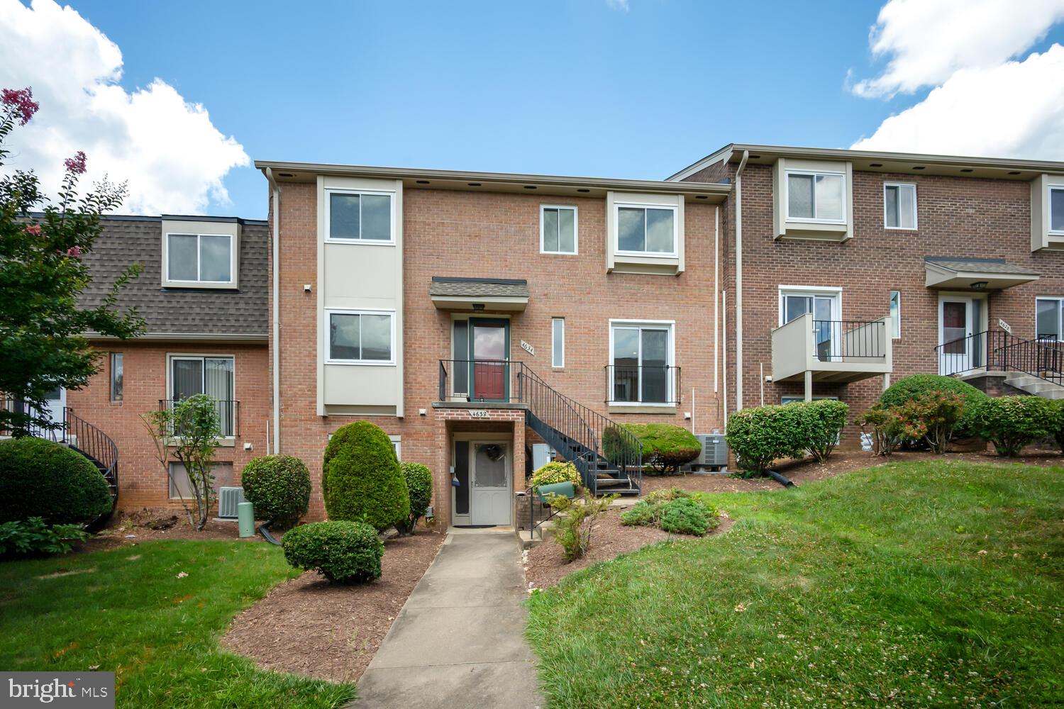 TERRACE TOWNHOUSES OF ANNANDALE - Residential Lease