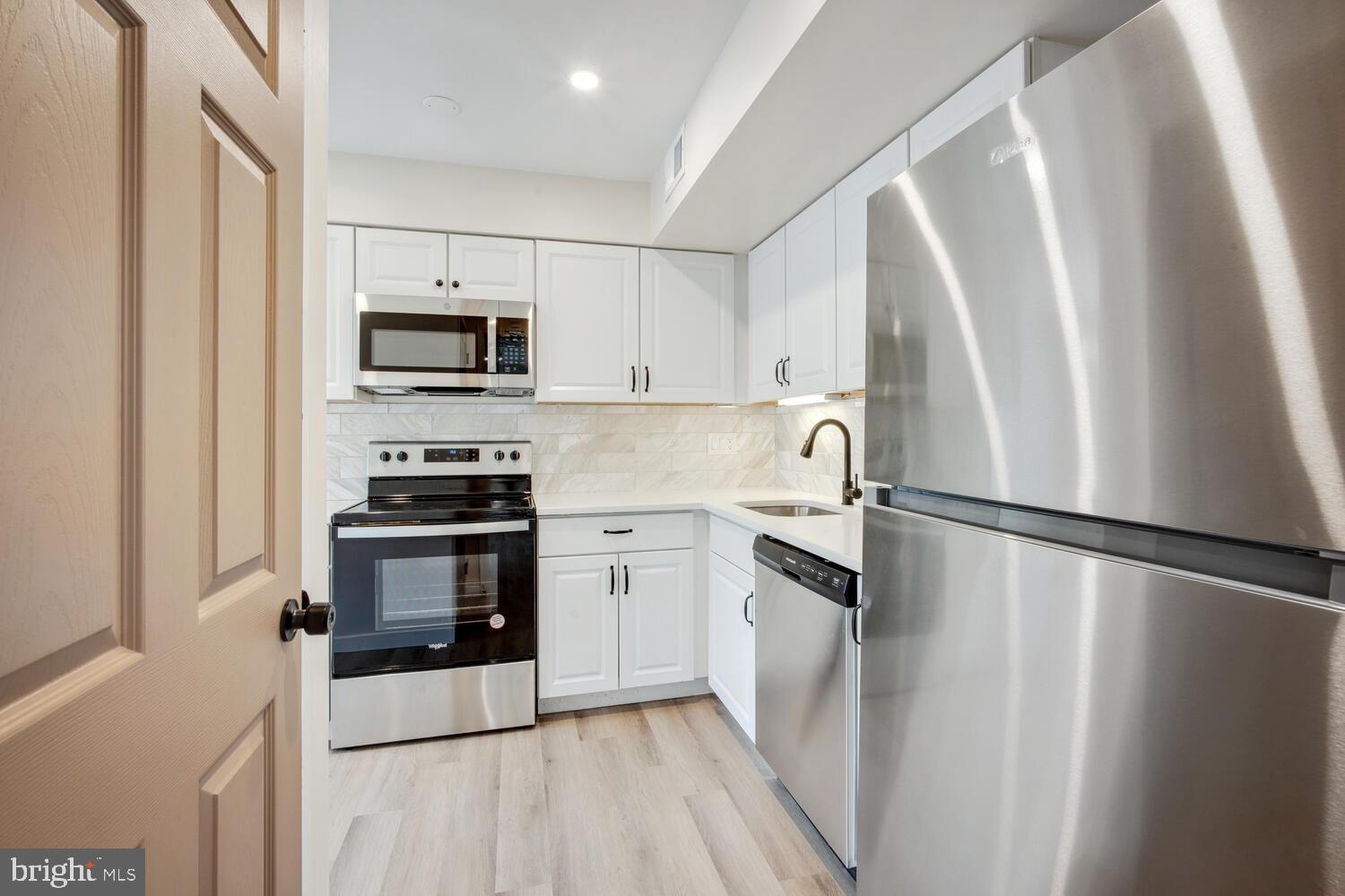 TERRACE TOWNHOUSES OF ANNANDALE - Residential Lease