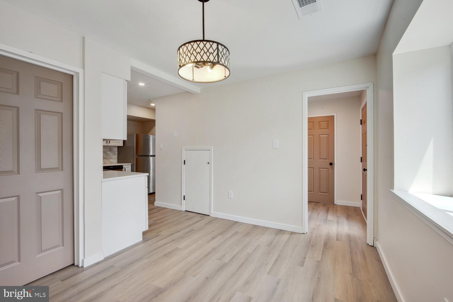 TERRACE TOWNHOUSES OF ANNANDALE - Residential Lease