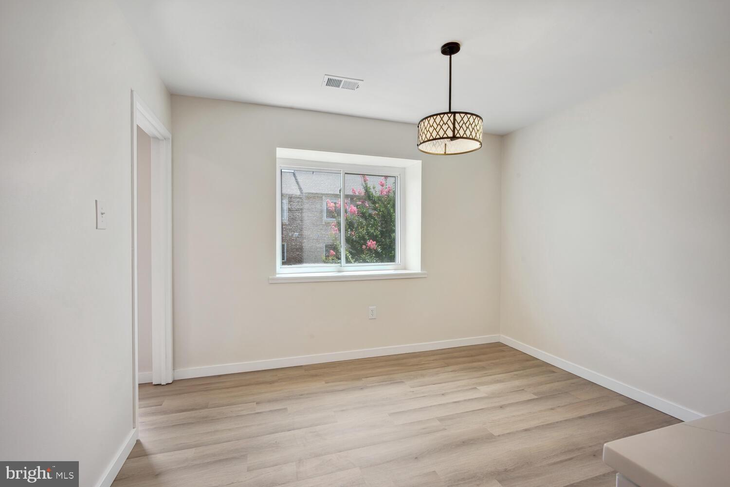 TERRACE TOWNHOUSES OF ANNANDALE - Residential Lease