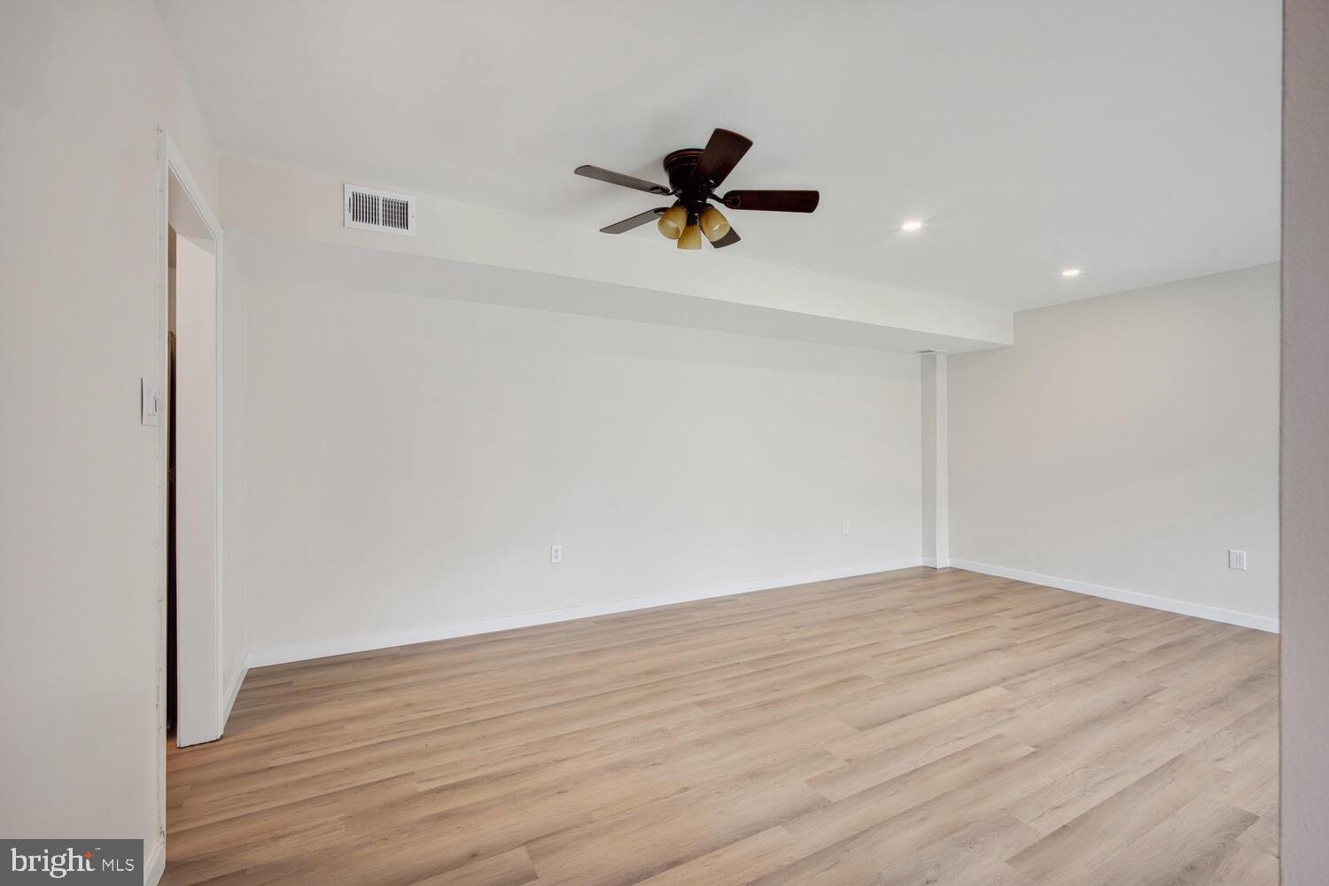 TERRACE TOWNHOUSES OF ANNANDALE - Residential Lease