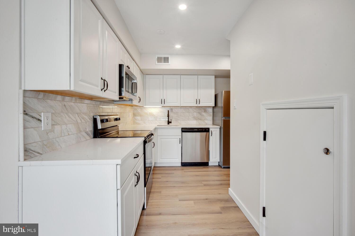 TERRACE TOWNHOUSES OF ANNANDALE - Residential Lease