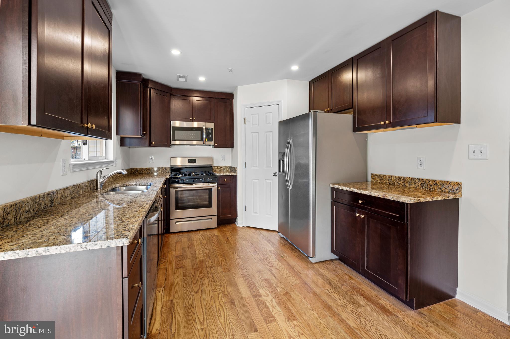 REGENCY MEADOWS - Residential