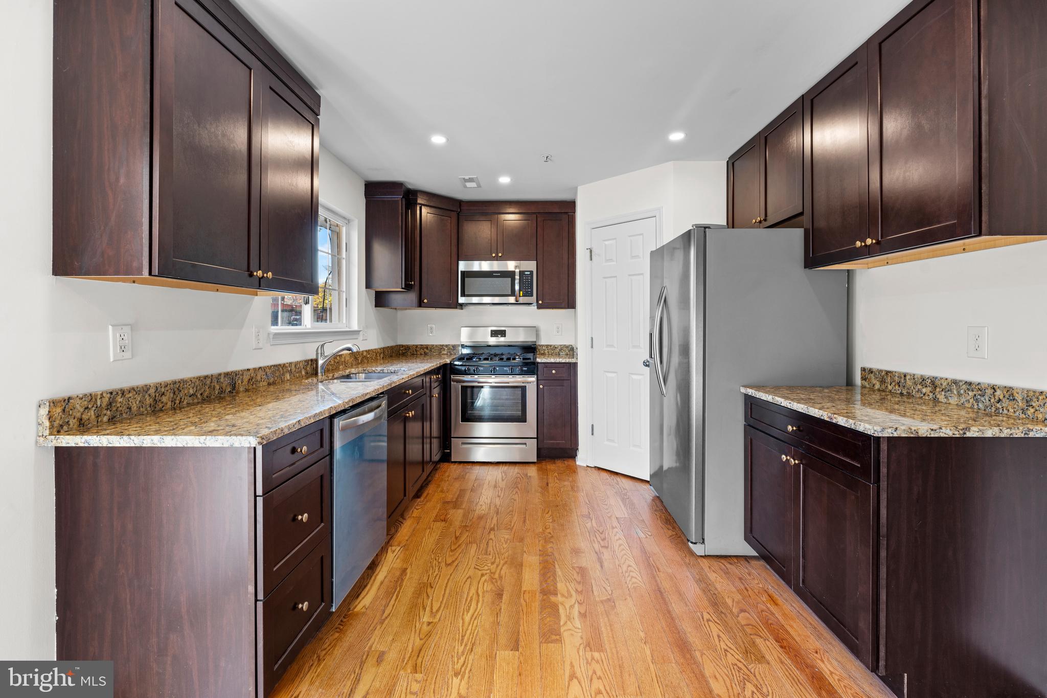 REGENCY MEADOWS - Residential