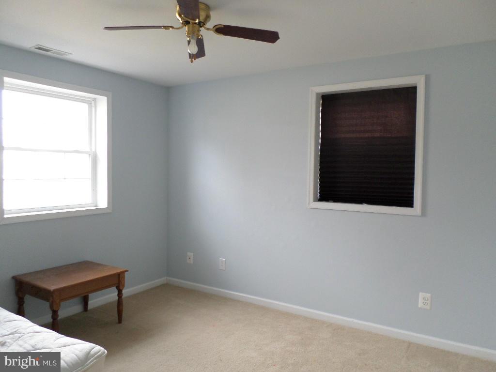 COUNTRY CLUB MANOR - Residential