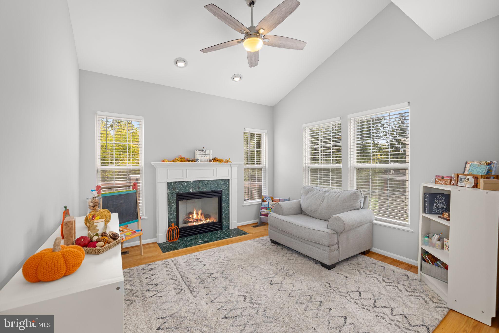 43301 CHOKEBERRY SQUARE
