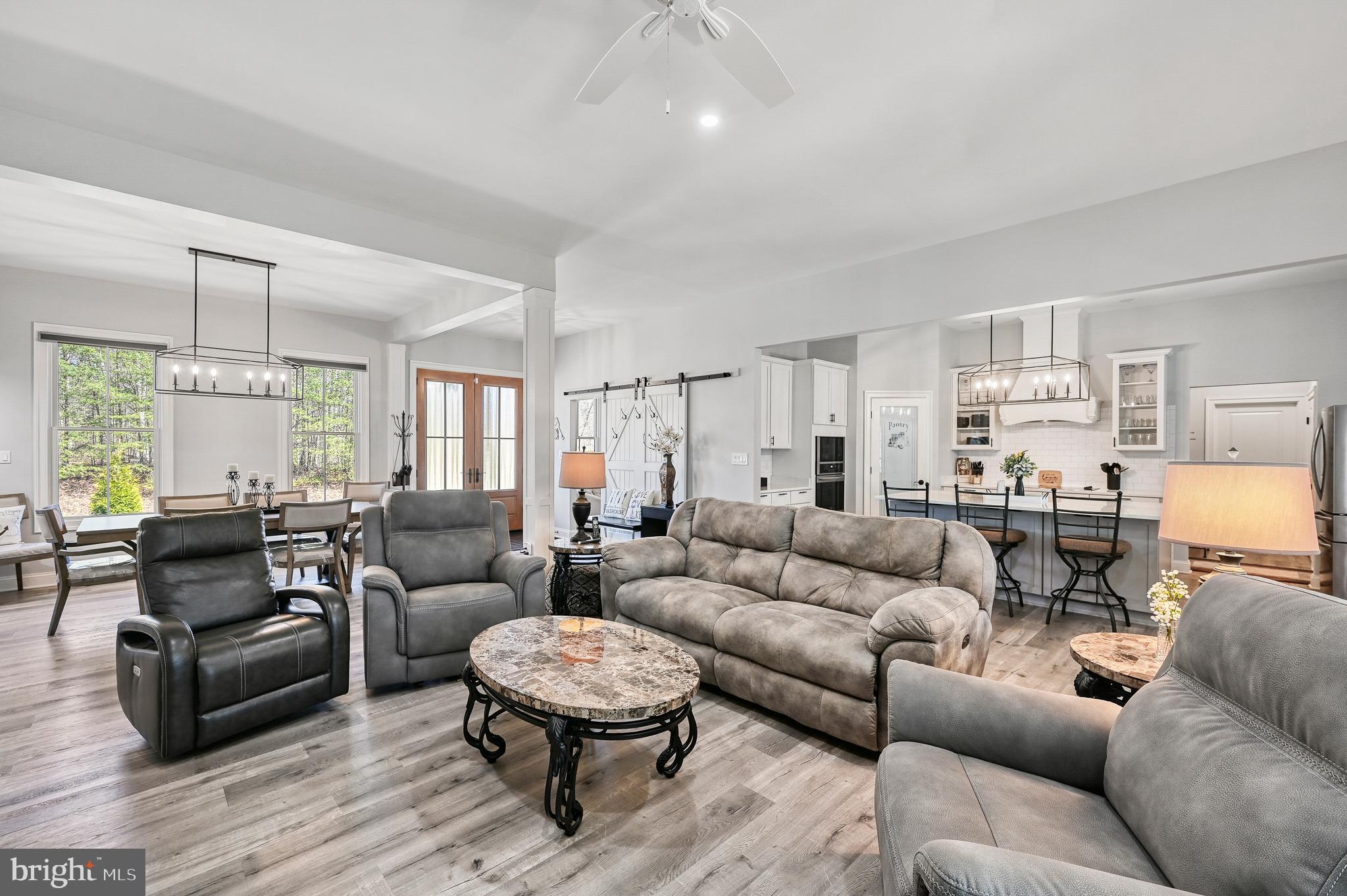 MAGNOLIA HARBOUR - Residential