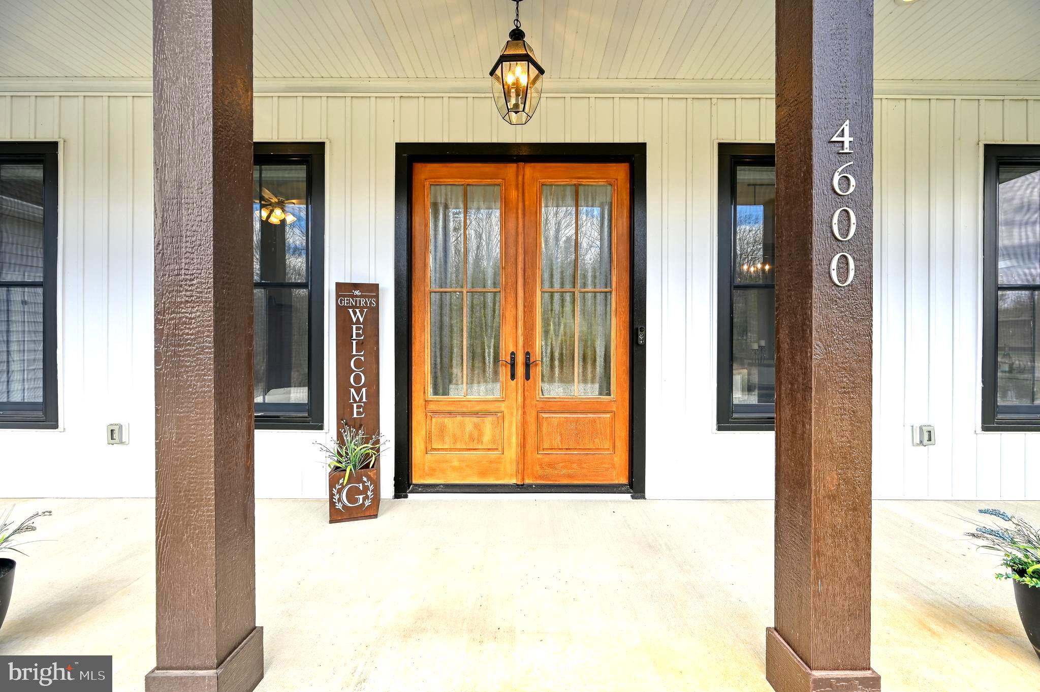 MAGNOLIA HARBOUR - Residential