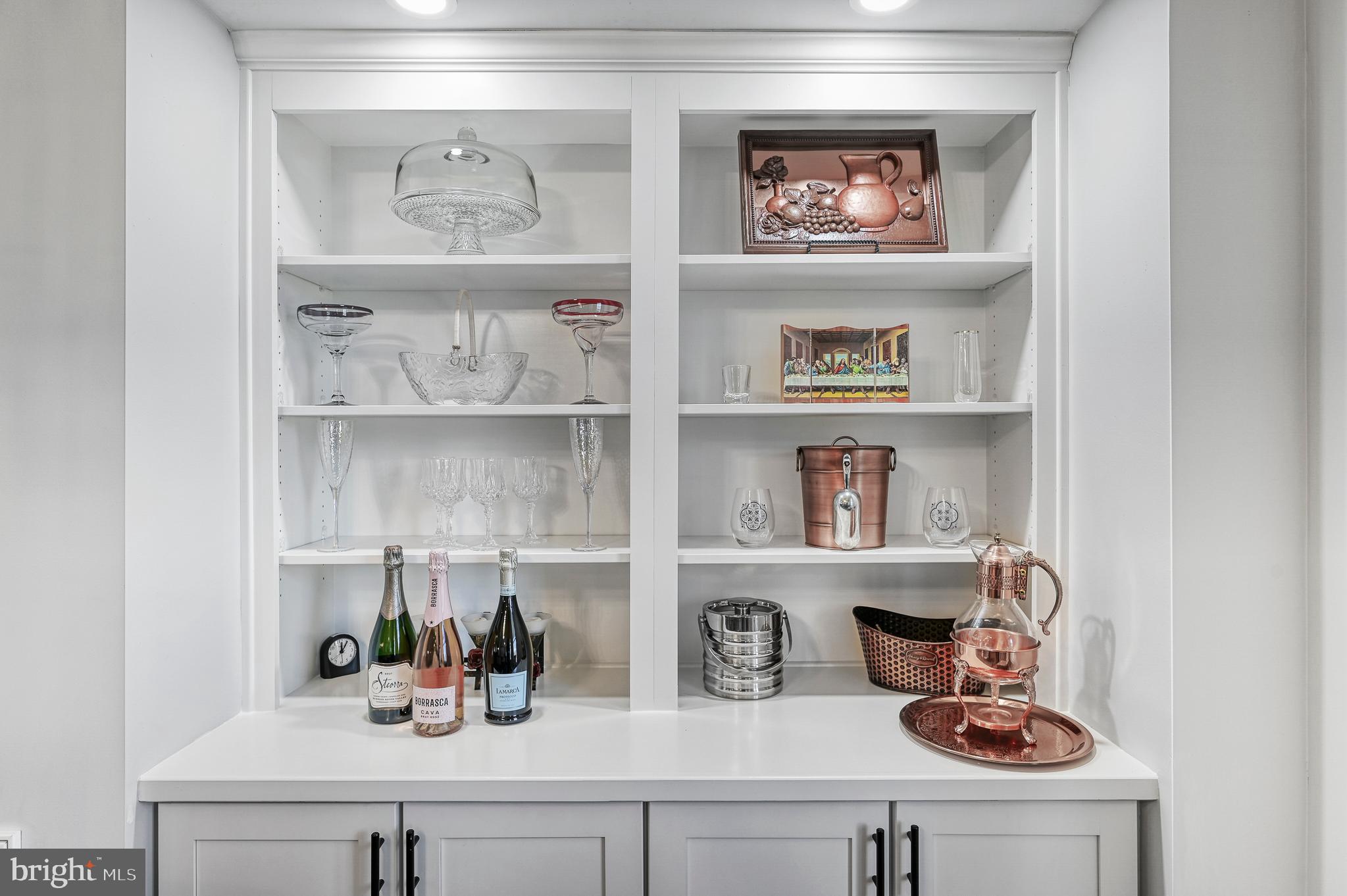 MAGNOLIA HARBOUR - Residential