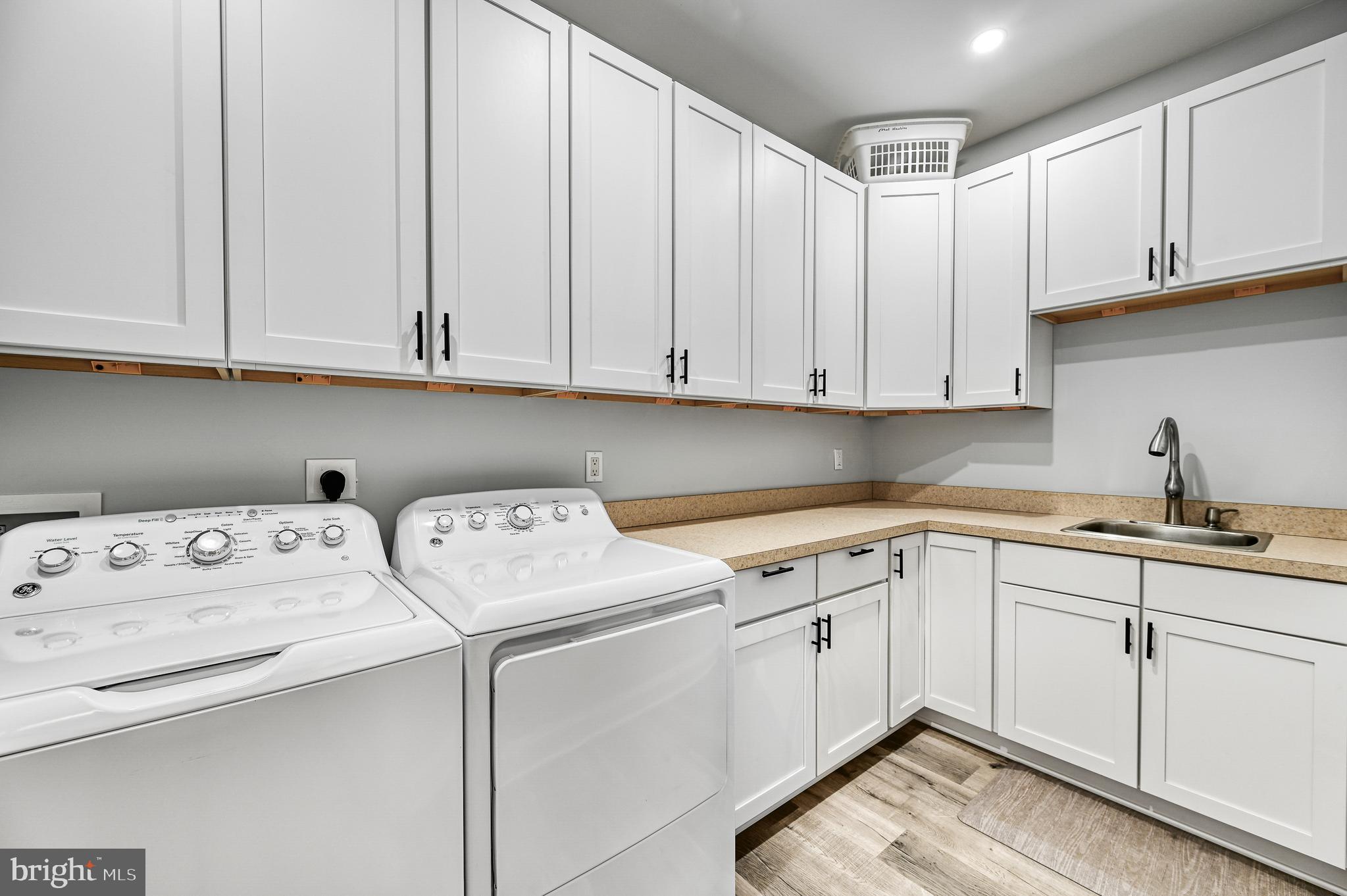 MAGNOLIA HARBOUR - Residential