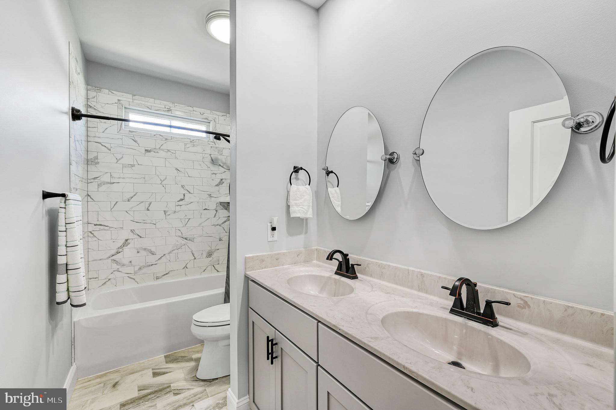 MAGNOLIA HARBOUR - Residential