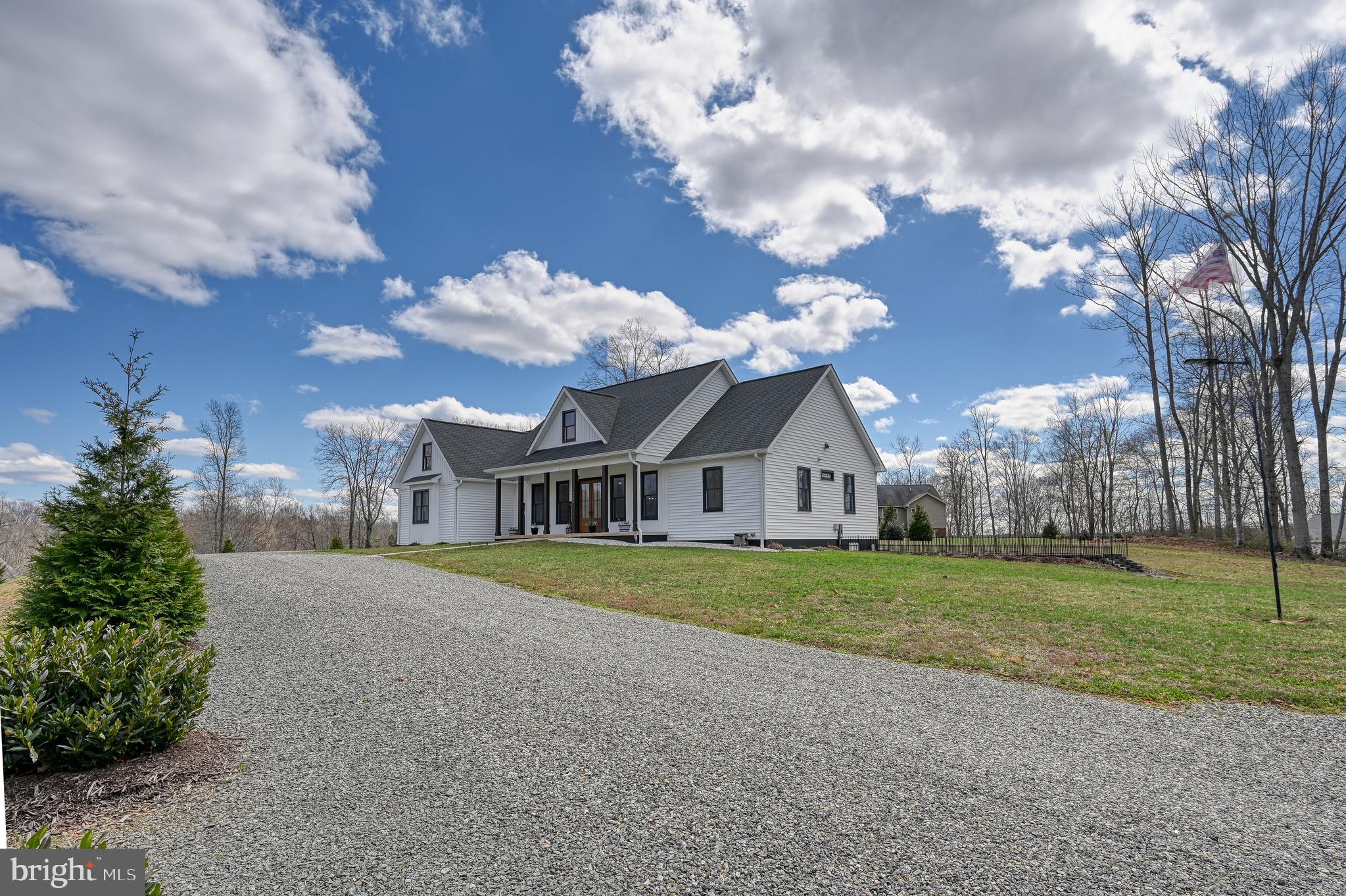 MAGNOLIA HARBOUR - Residential