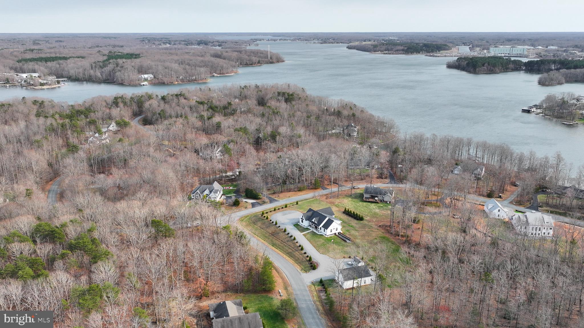 MAGNOLIA HARBOUR - Residential