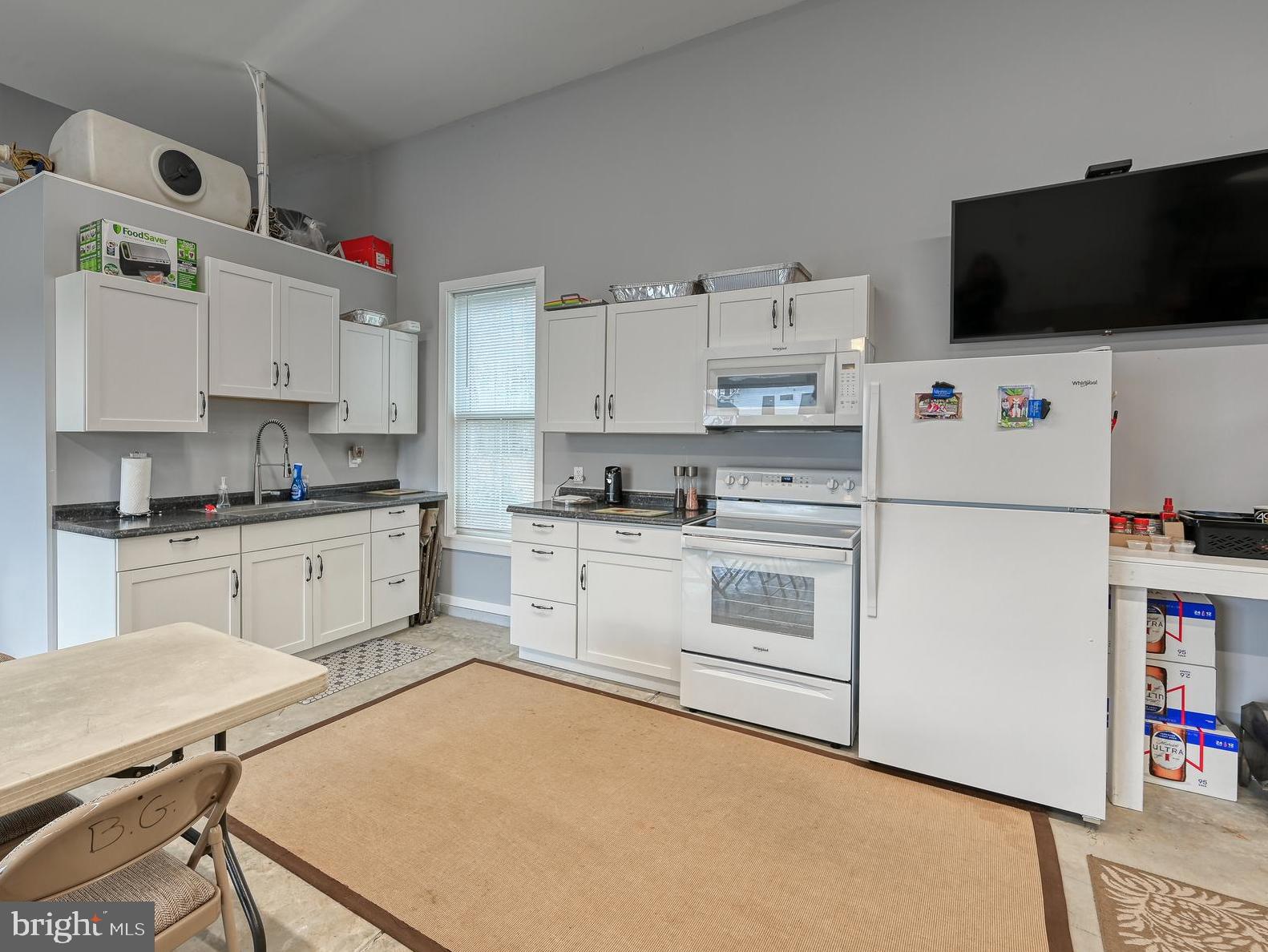 MAGNOLIA HARBOUR - Residential