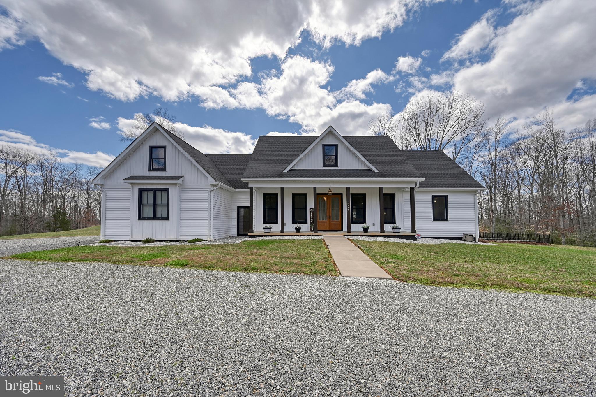 MAGNOLIA HARBOUR - Residential