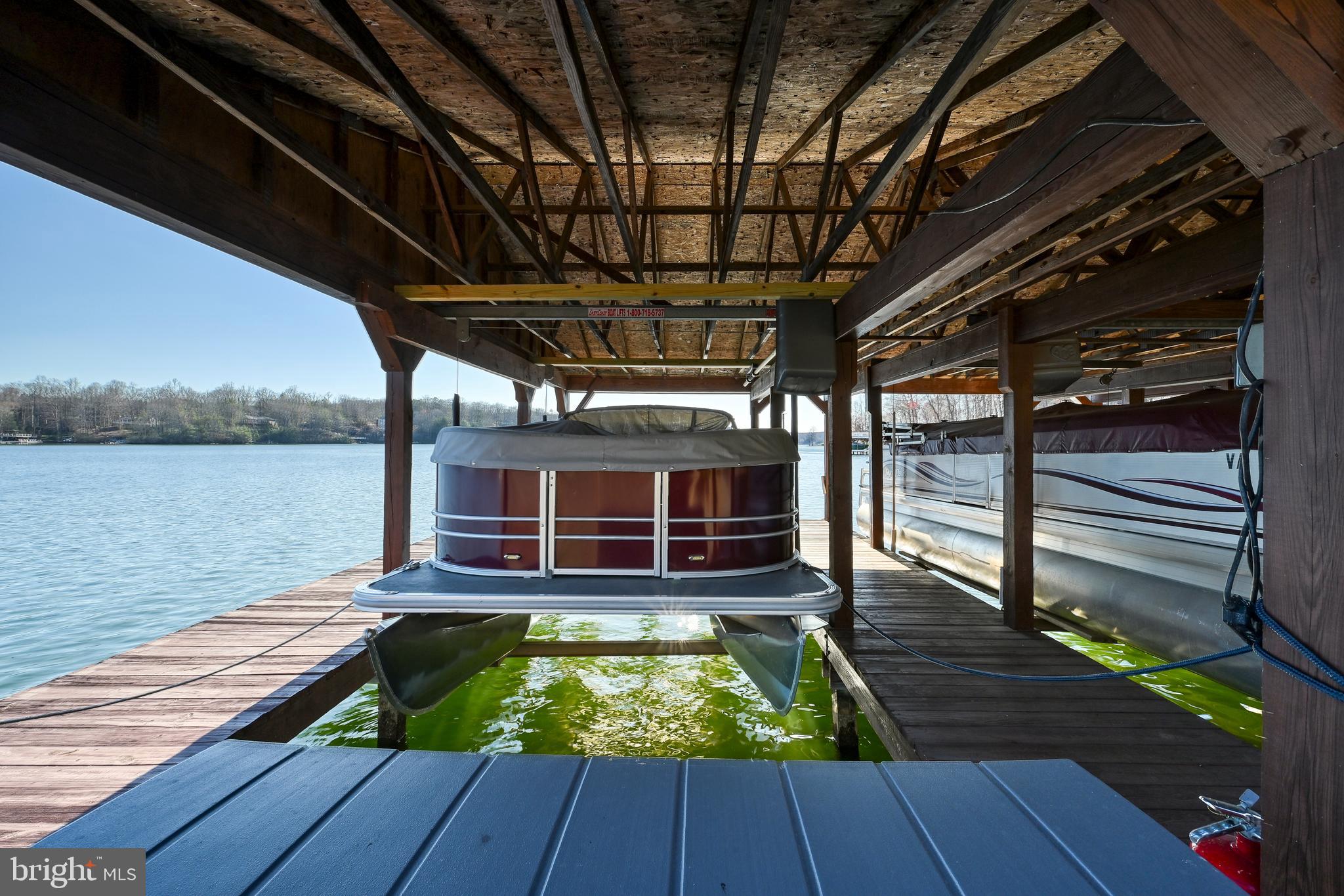 MAGNOLIA HARBOUR - Residential