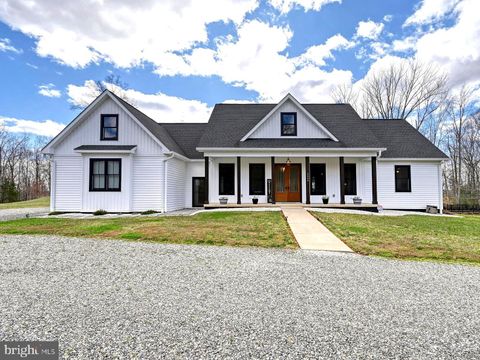 4600 MAGNOLIA HARBOUR DRIVE SPOTSYLVANIA VA 22551