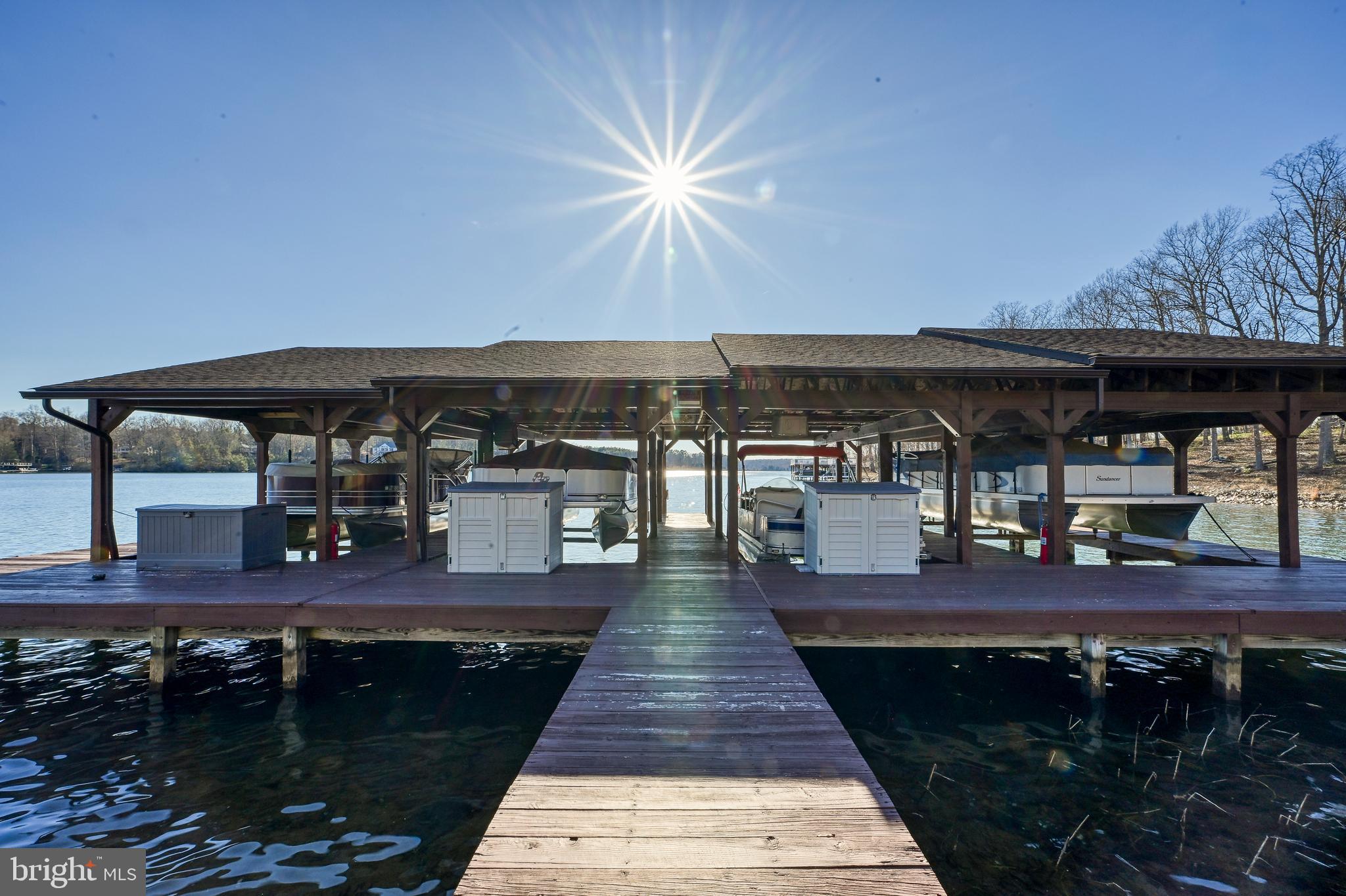 MAGNOLIA HARBOUR - Residential