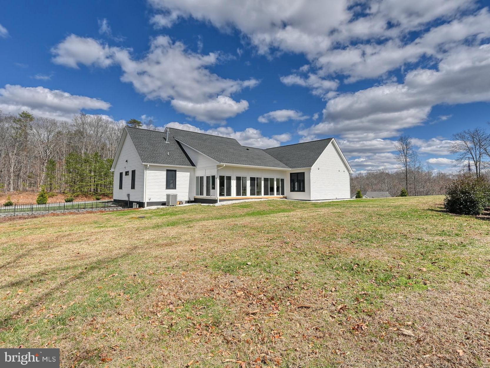 MAGNOLIA HARBOUR - Residential