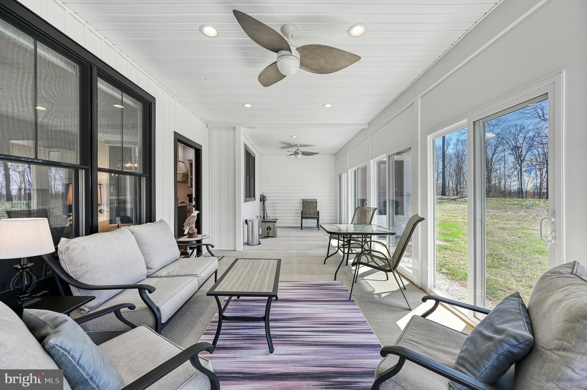 MAGNOLIA HARBOUR - Residential