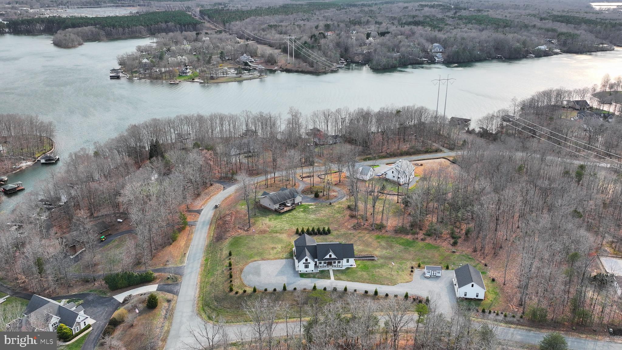 MAGNOLIA HARBOUR - Residential