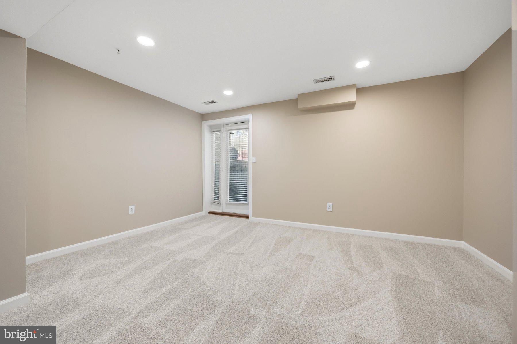 OWINGS MILLS NEWTOWN - Residential