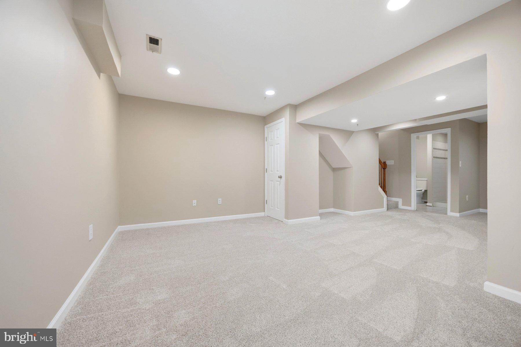 OWINGS MILLS NEWTOWN - Residential