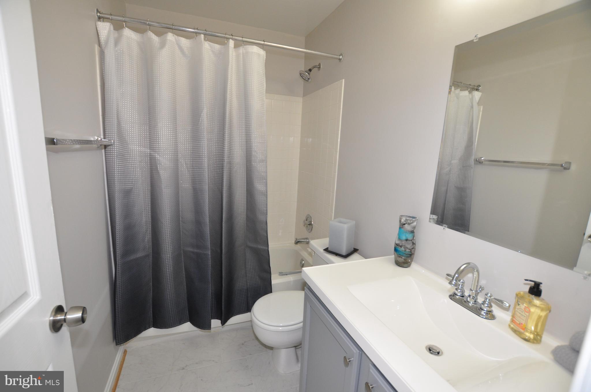 KINGS COUNCIL CONDO - Residential