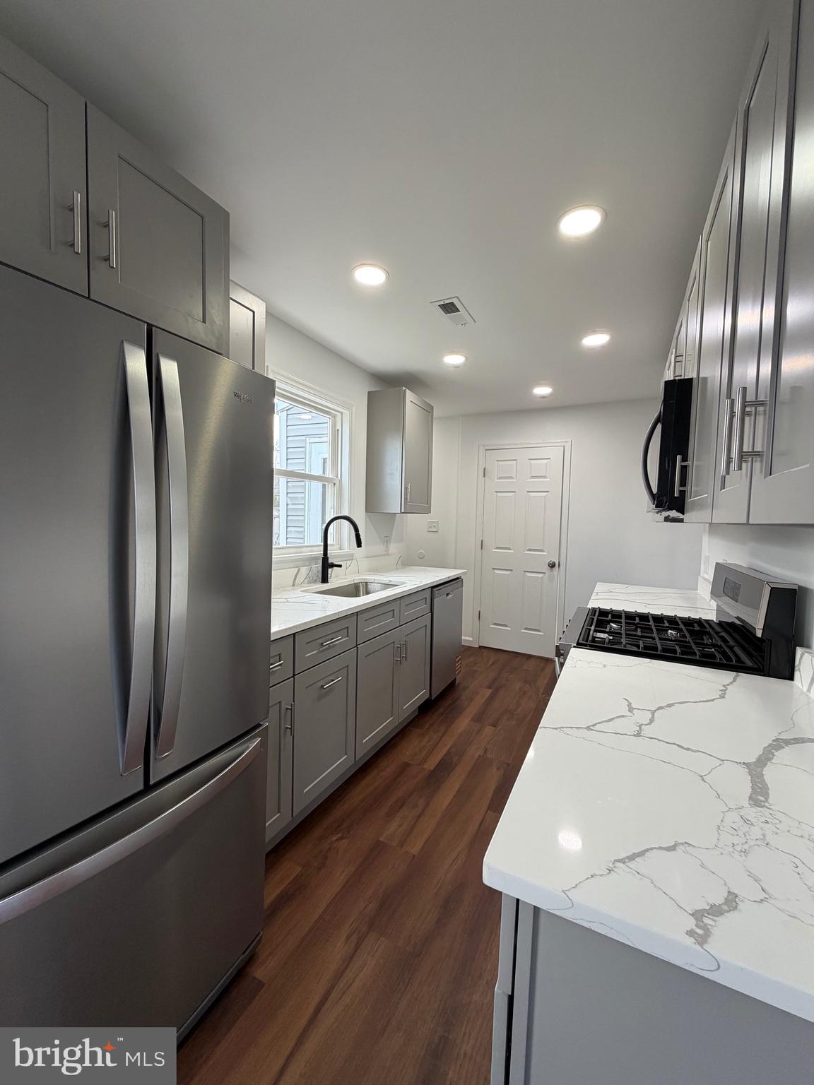 MANOR PARK - Residential