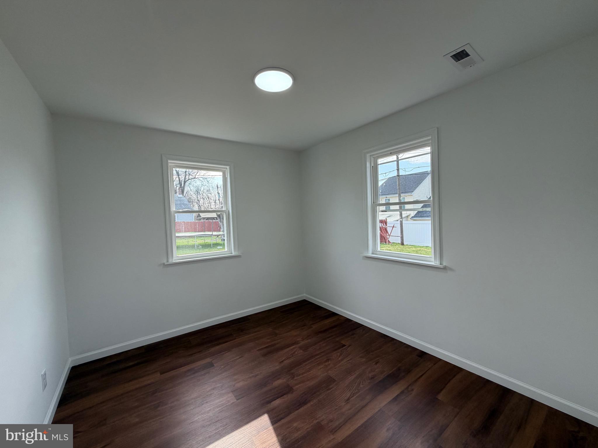 MANOR PARK - Residential