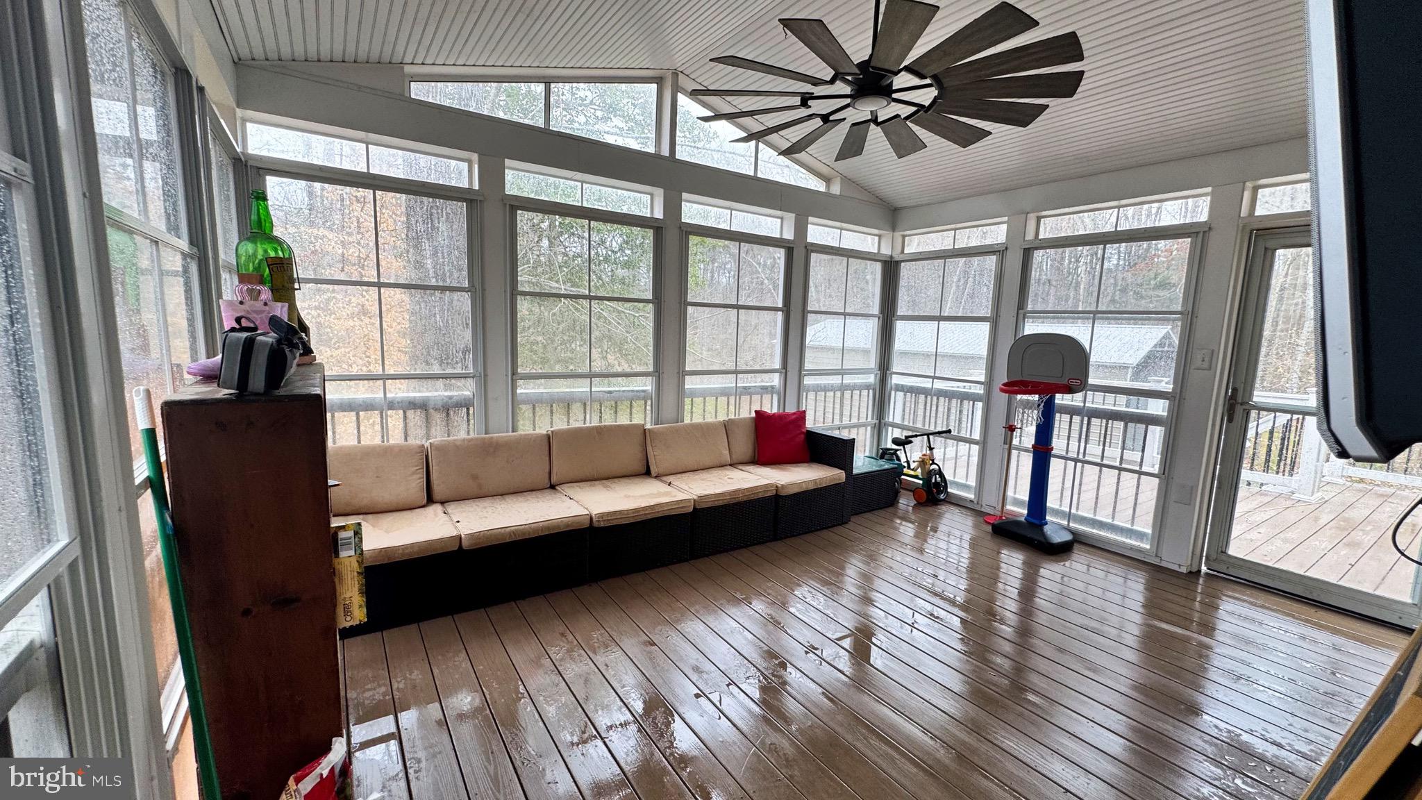 LAKE LAND OR - Residential