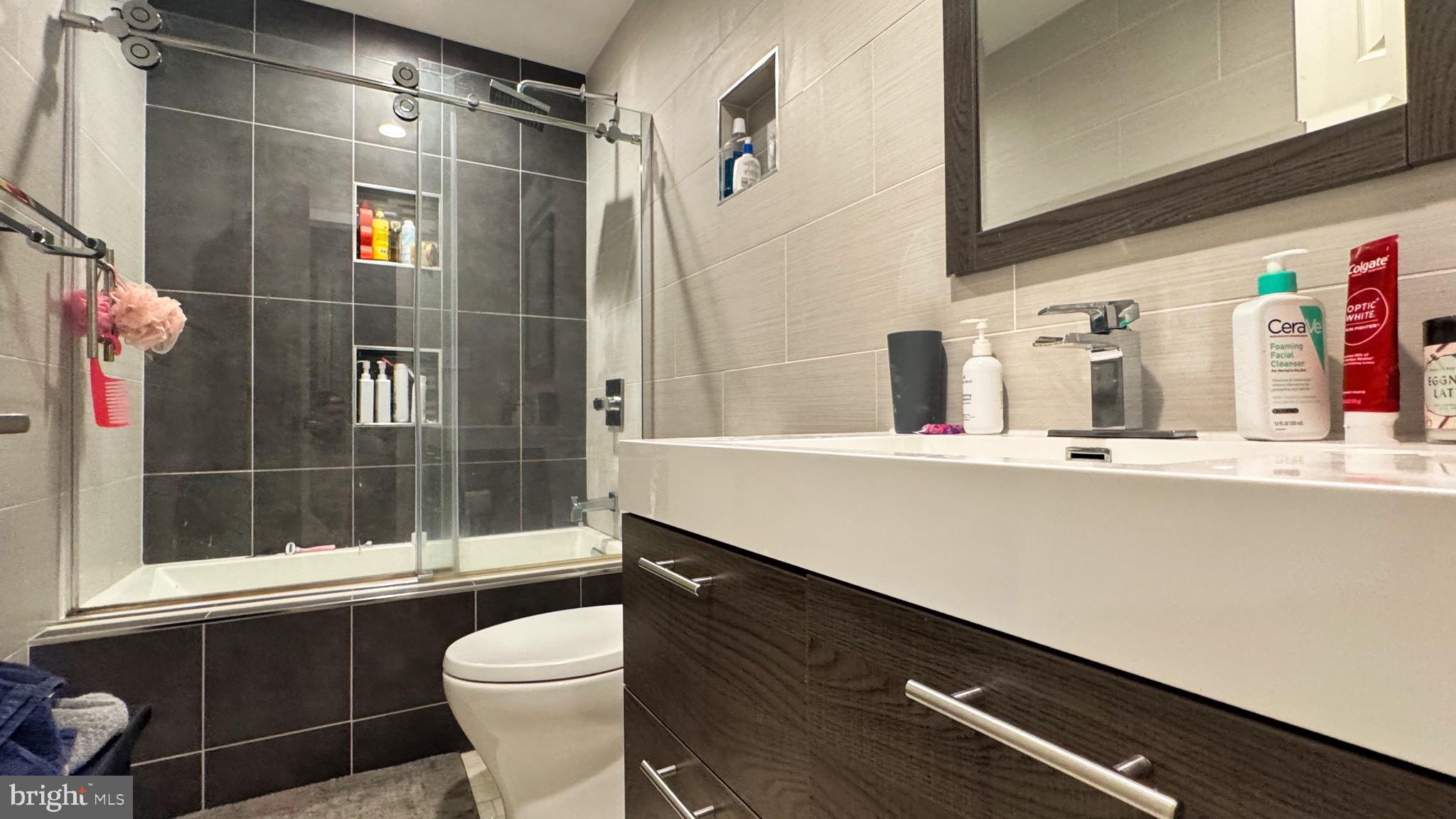 LAKE LAND OR - Residential