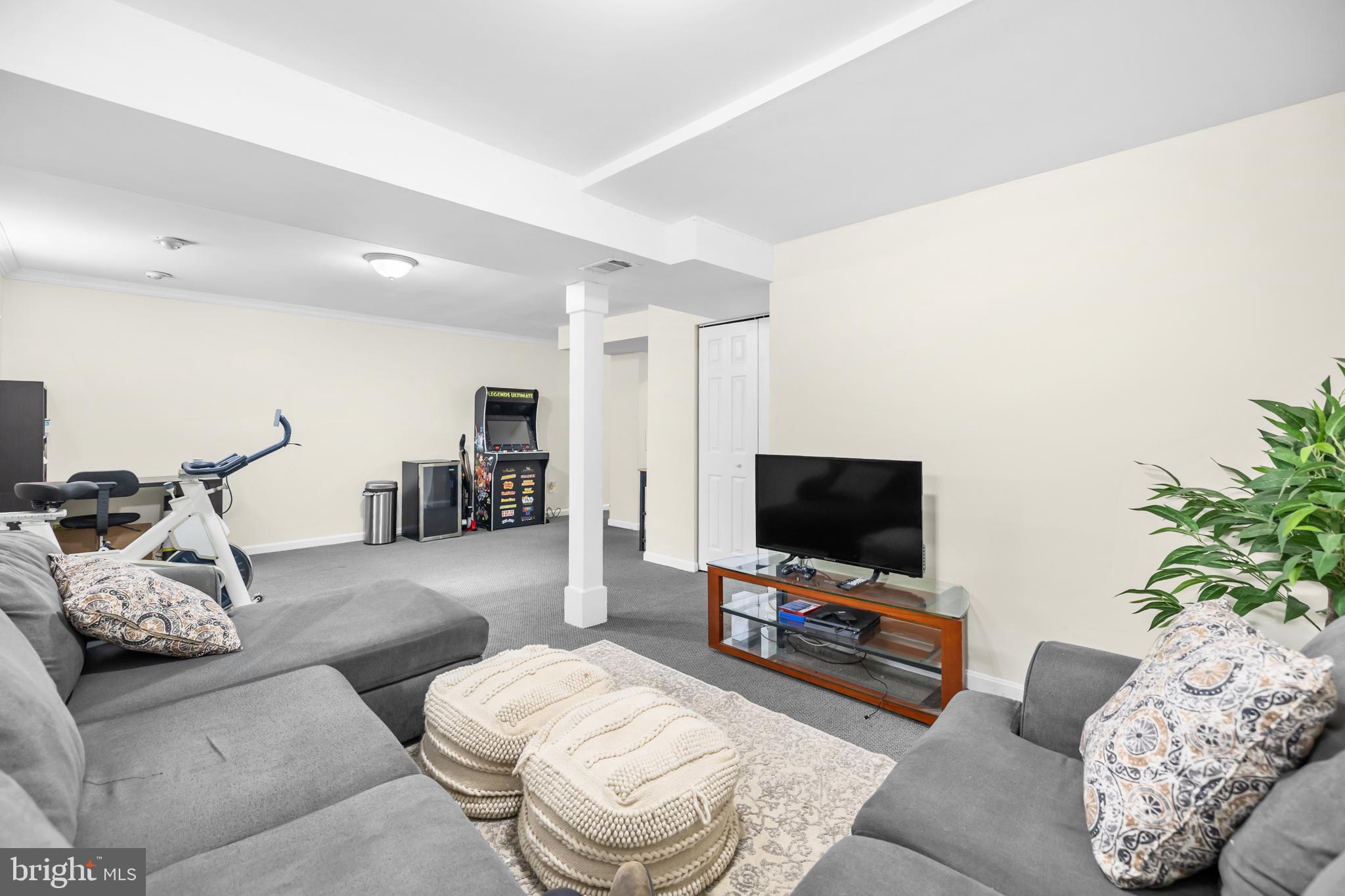 NEWINGTON FOREST - Residential