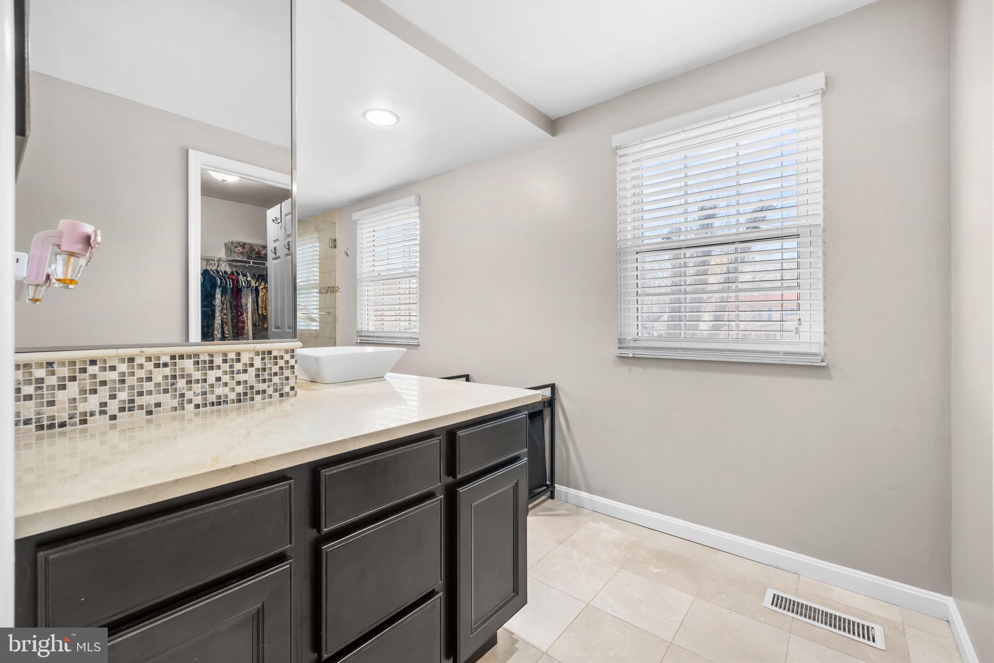 NEWINGTON FOREST - Residential