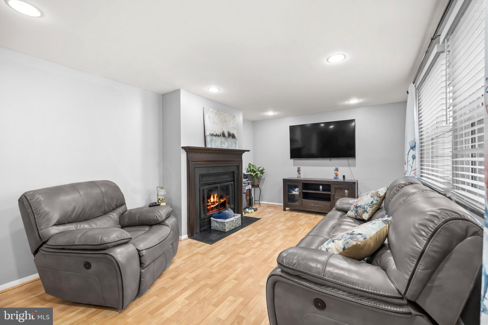 NEWINGTON FOREST - Residential