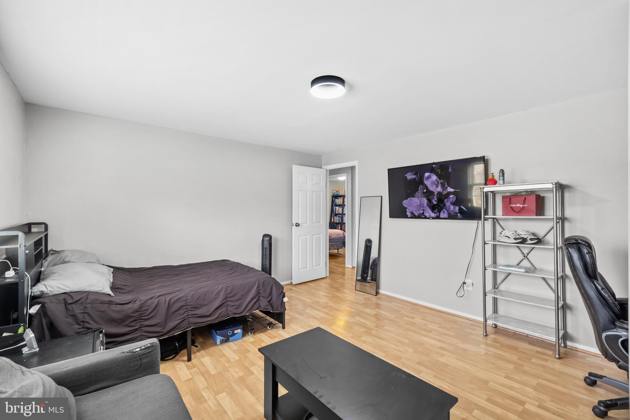 NEWINGTON FOREST - Residential