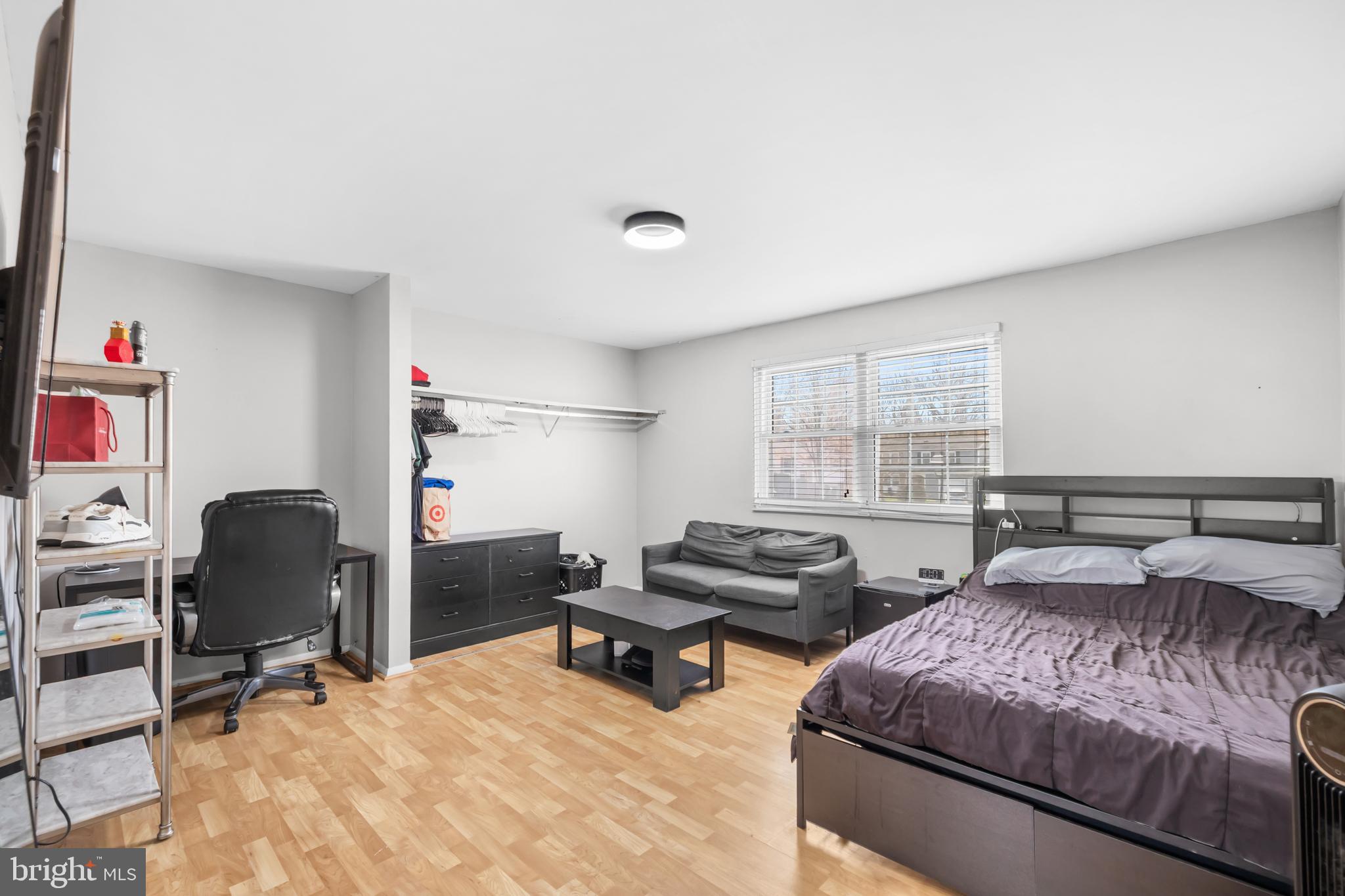 NEWINGTON FOREST - Residential