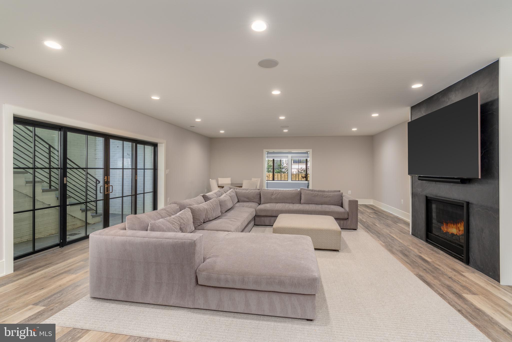 CHESTERBROOK WOODS - Residential