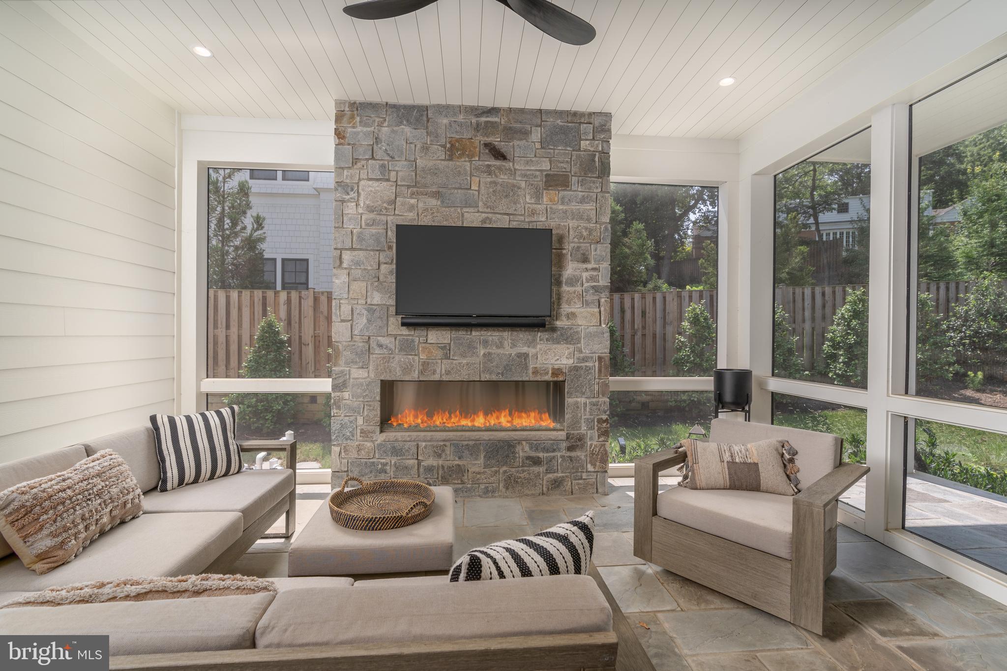 CHESTERBROOK WOODS - Residential