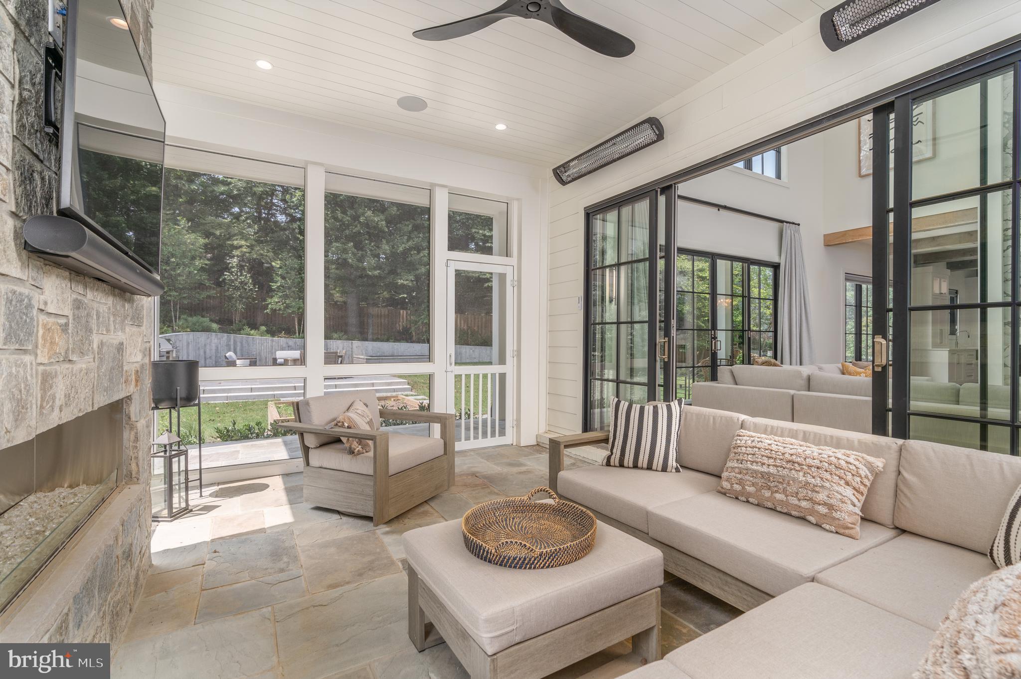 CHESTERBROOK WOODS - Residential