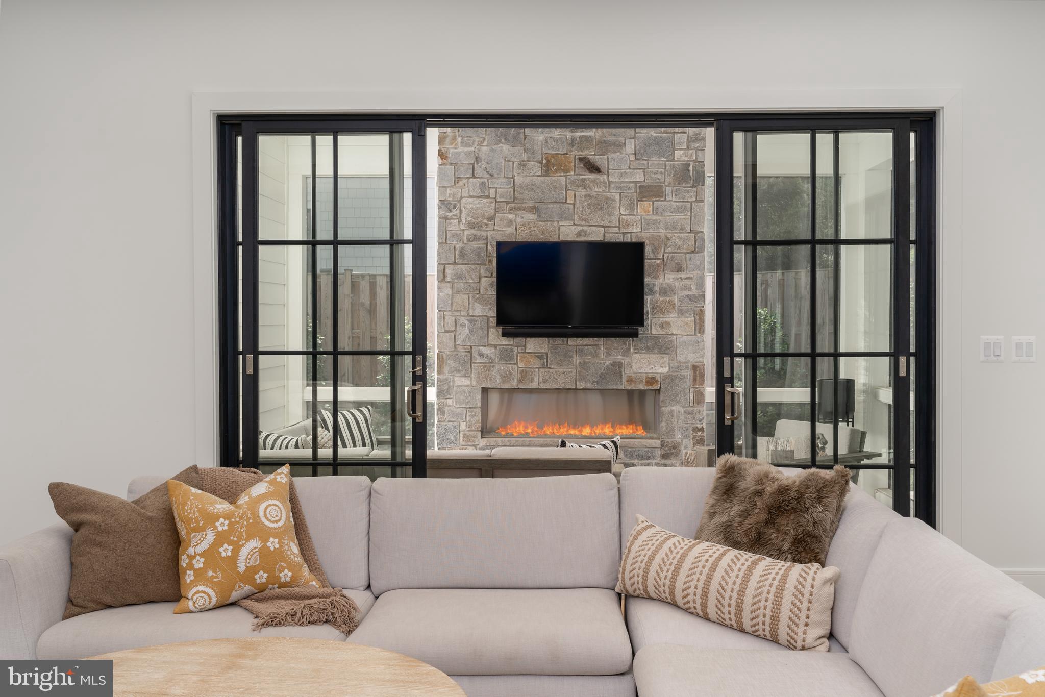 CHESTERBROOK WOODS - Residential