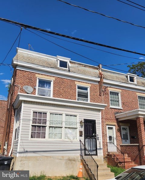 Townhouse For Sale - 215 W 29th Street<br/> WILMINGTON, DE 19802