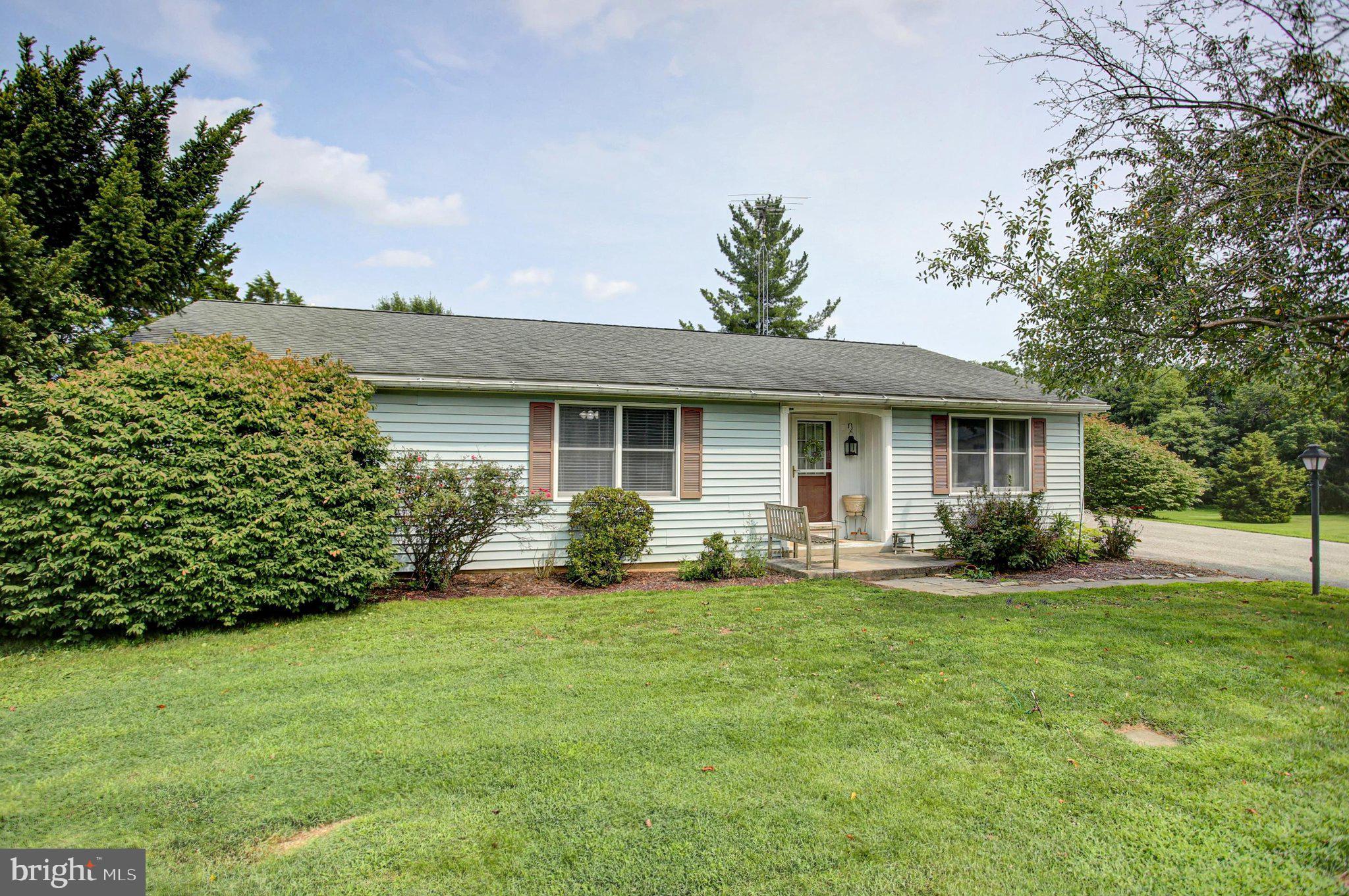 16 EASY STREET