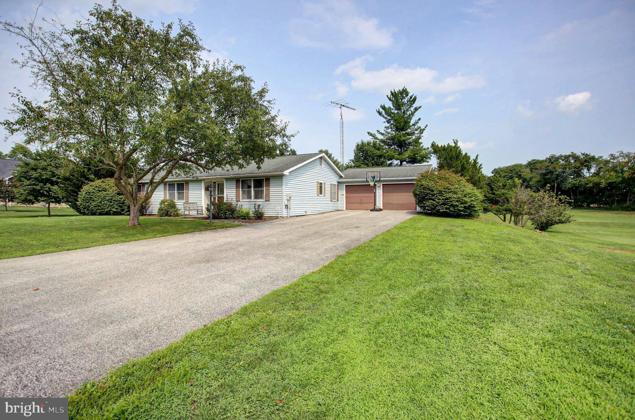 16 EASY STREET