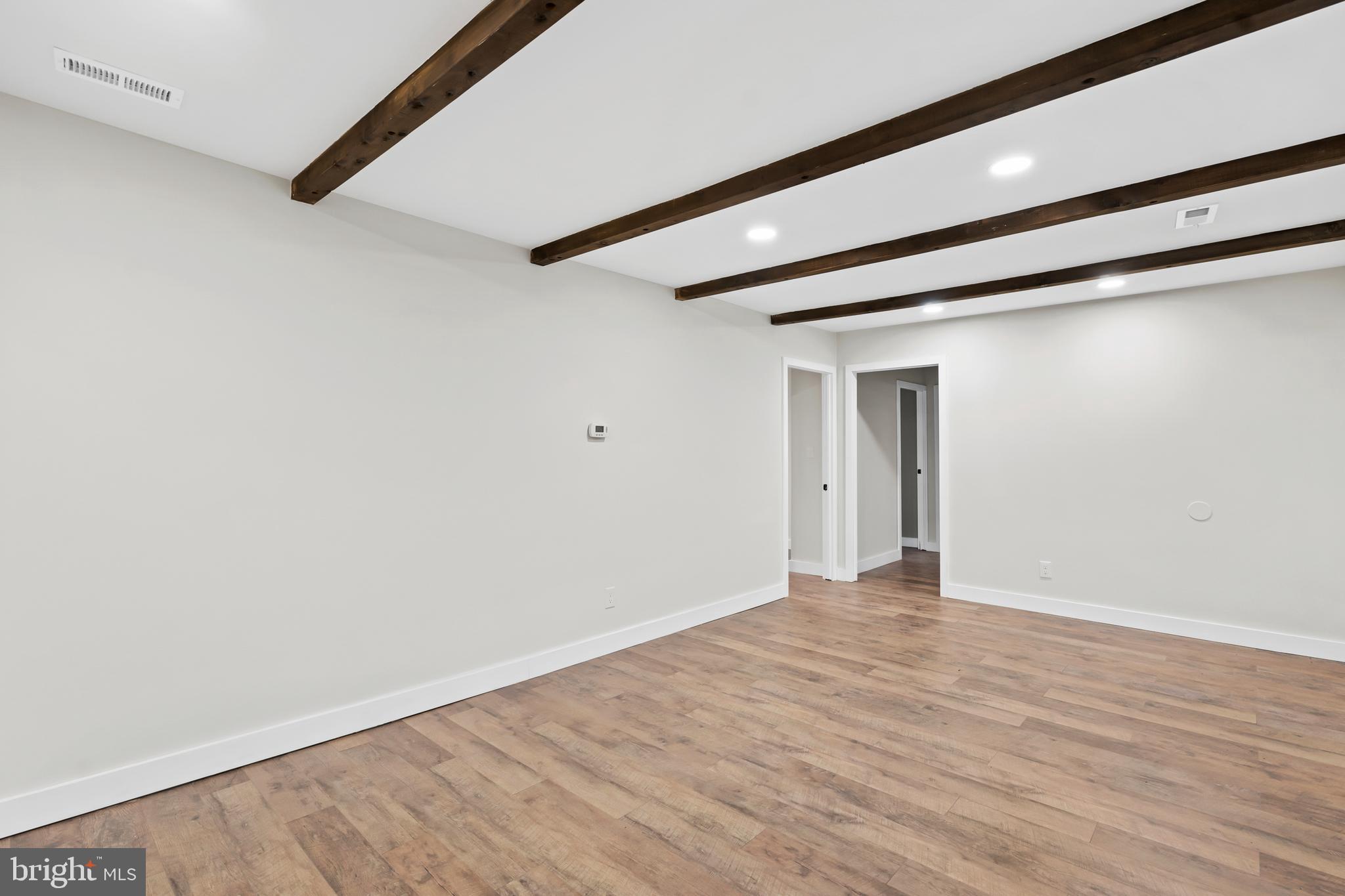 MAKEFIELD TERR - Residential