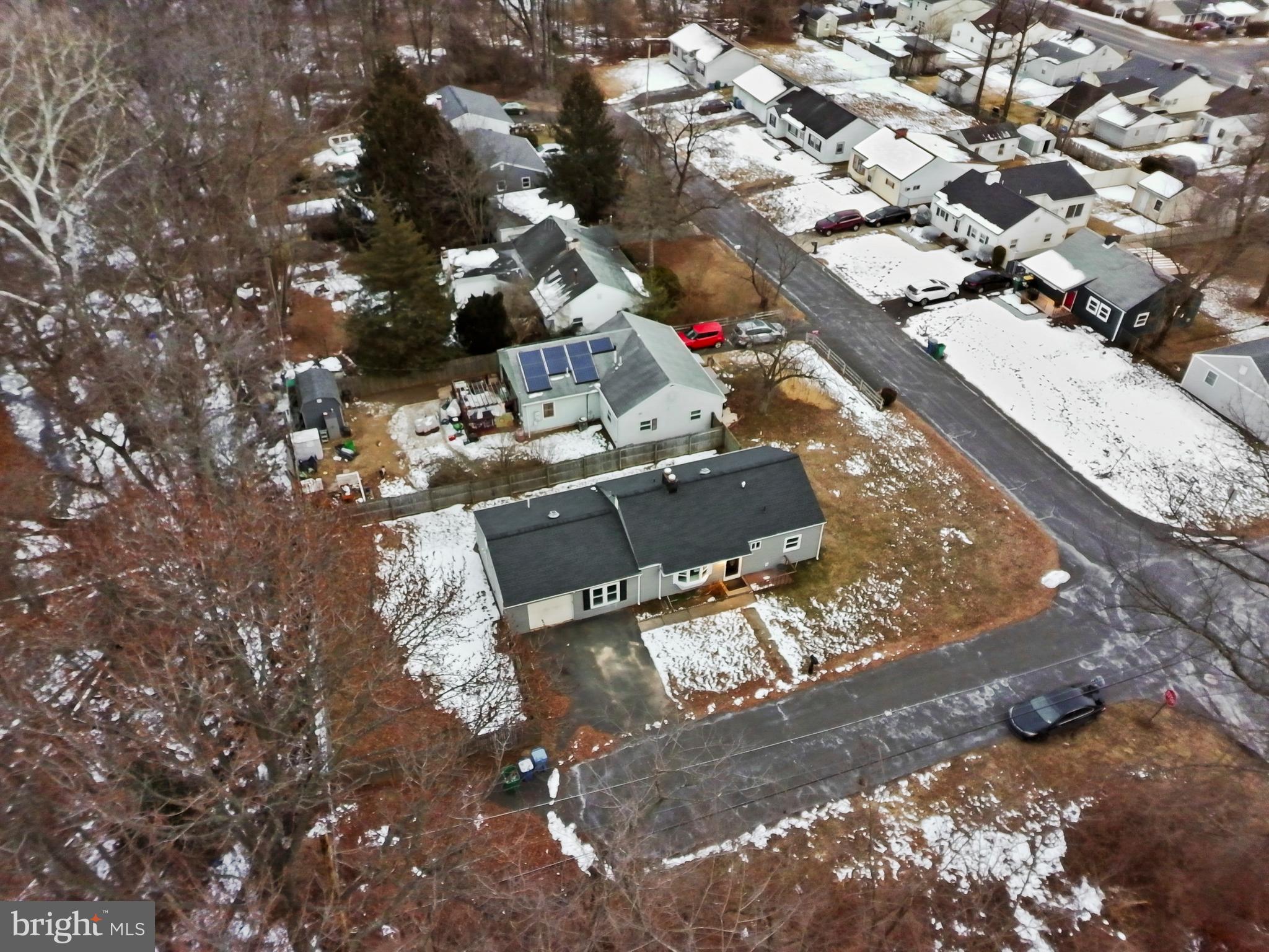 MAKEFIELD TERR - Residential