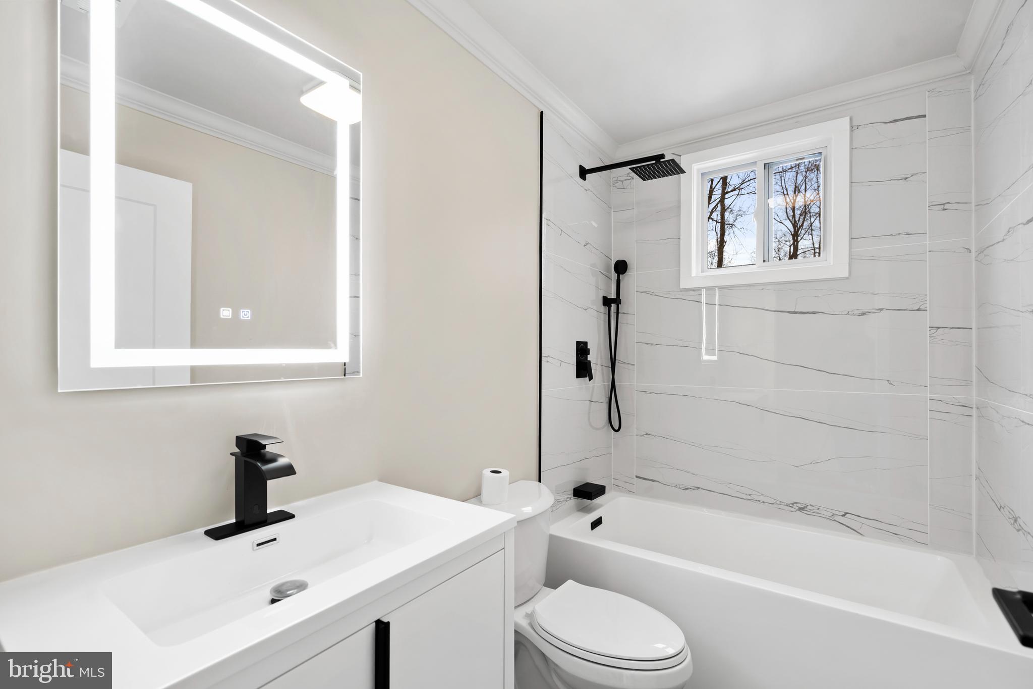 MAKEFIELD TERR - Residential